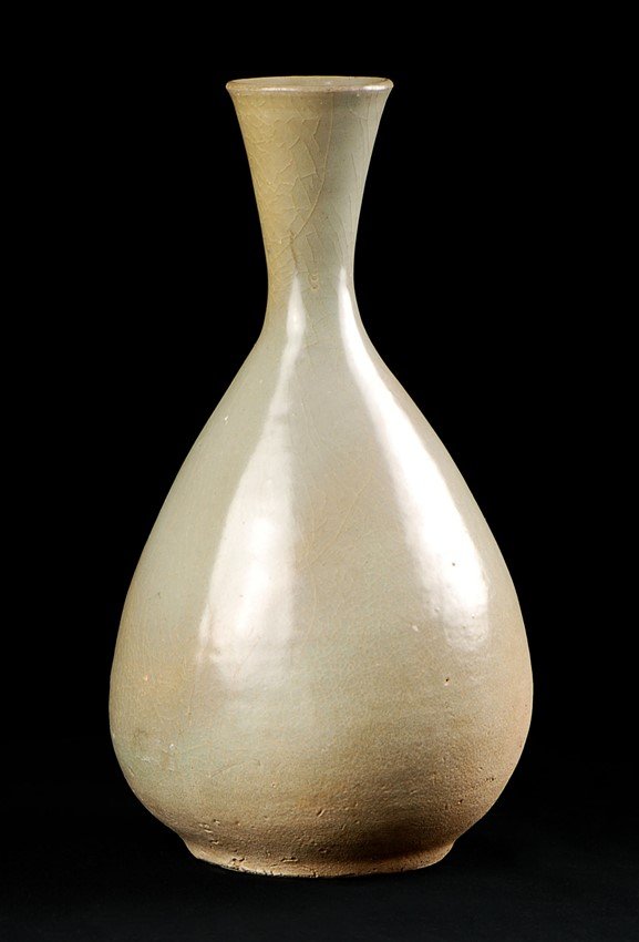 PEAR CELADON VASE LONG NECK (1 of 3)