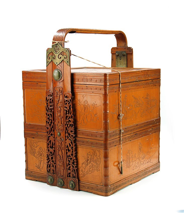 CARVED BASKET WITH TWO LOCKS (1 of 4)