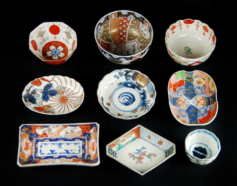 NINE PIECE IMARI WARE GROUP (1 of 4)