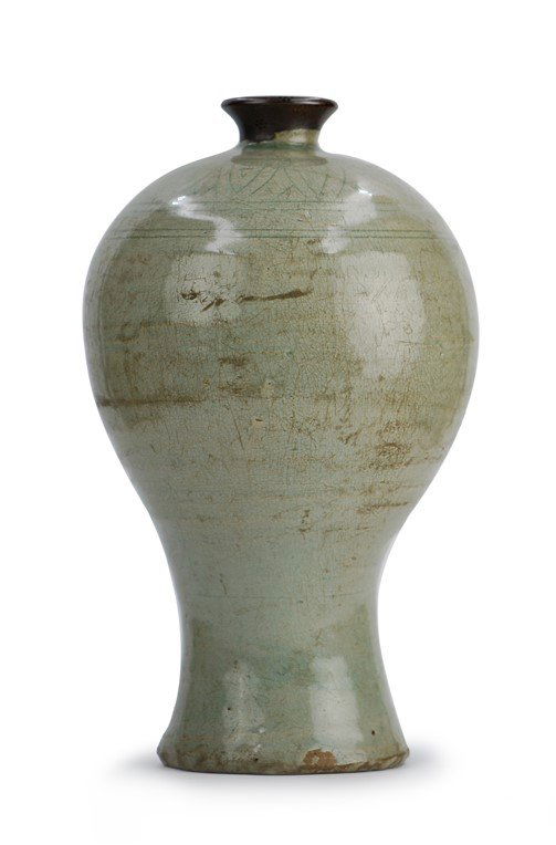 GROYEO DYNASTY KOREAN PLUM VASE (1 of 3)