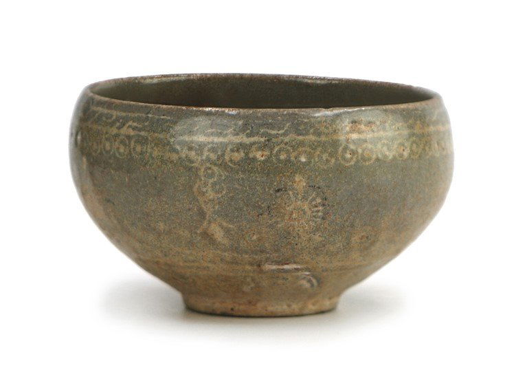 GROYEO  DYNASTY (9th-14th? CELADON BOWL (1 of 2)