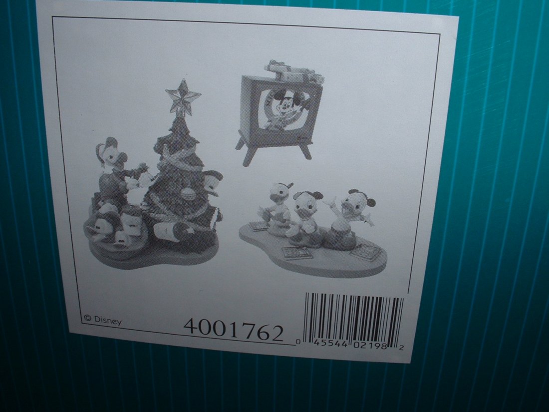 Disney's Donald Duck WDCC (1 of 4)