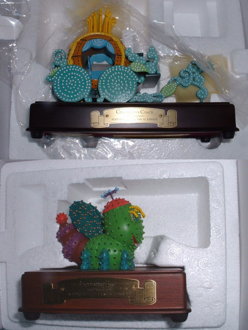 Disney's Main Street Electric Parade WDCC (X2) (1 of 7)