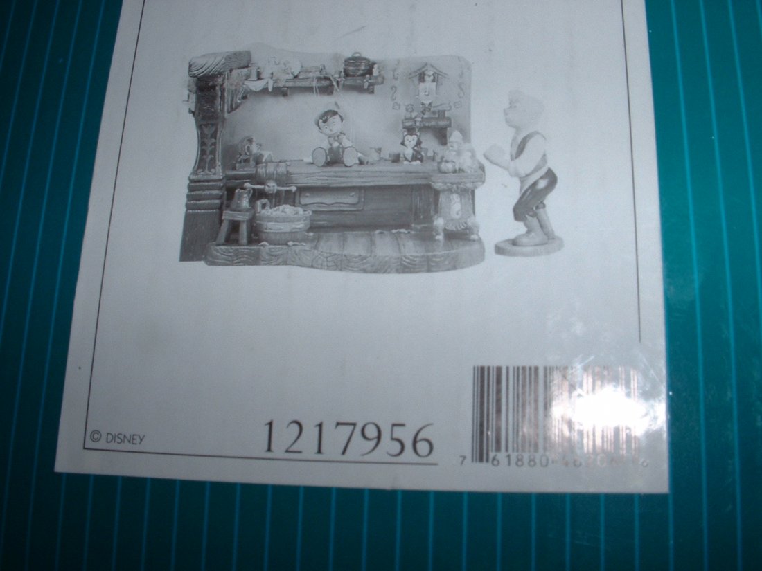 Disney's Pinocchio WDCC (1 of 3)