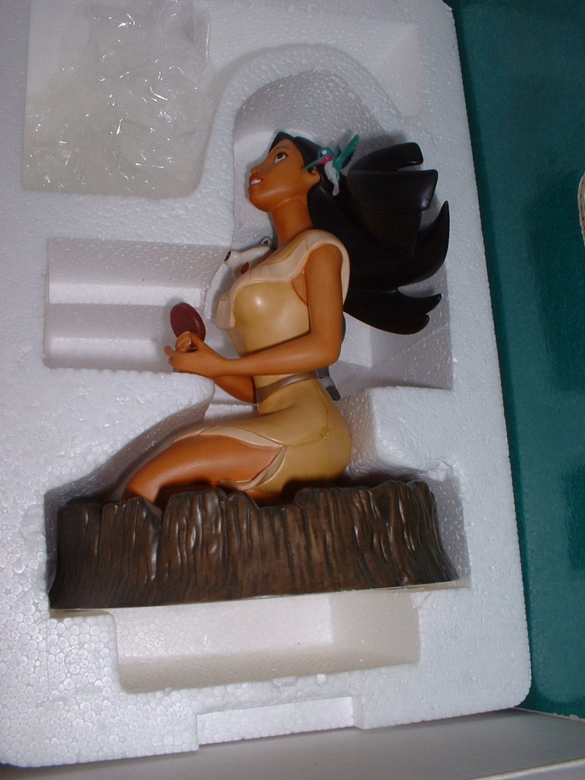 Disney's Pocahontas WDCC (1 of 3)
