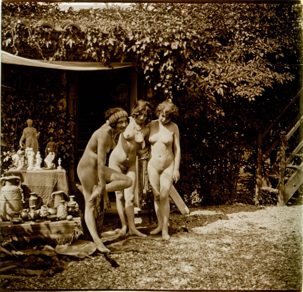 1 slide, Jules Richard French Nudes #91441 (number 1): French nudes from L 'Atrium series Item: 45 x 107mm glass stereo slide Photographer: Jules Richard or assistant Location: Paris, France Estimated Vintage: 1908-1910 Number or Markings: 91441