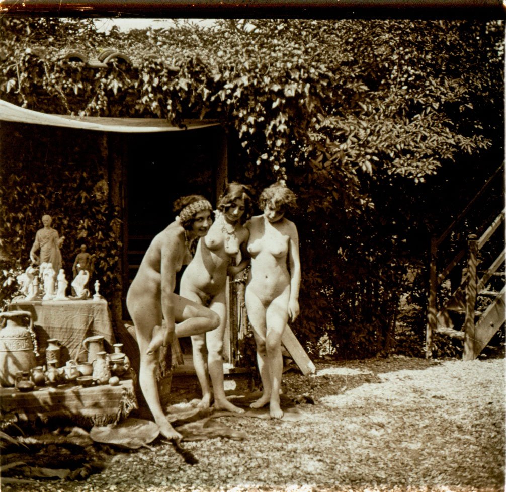 1 slide, Jules Richard French Nudes #91441 (number 2): French nudes from L 'Atrium series Item: 45 x 107mm glass stereo slide Photographer: Jules Richard or assistant Location: Paris, France Estimated Vintage: 1908-1910 Number or Markings: 91441