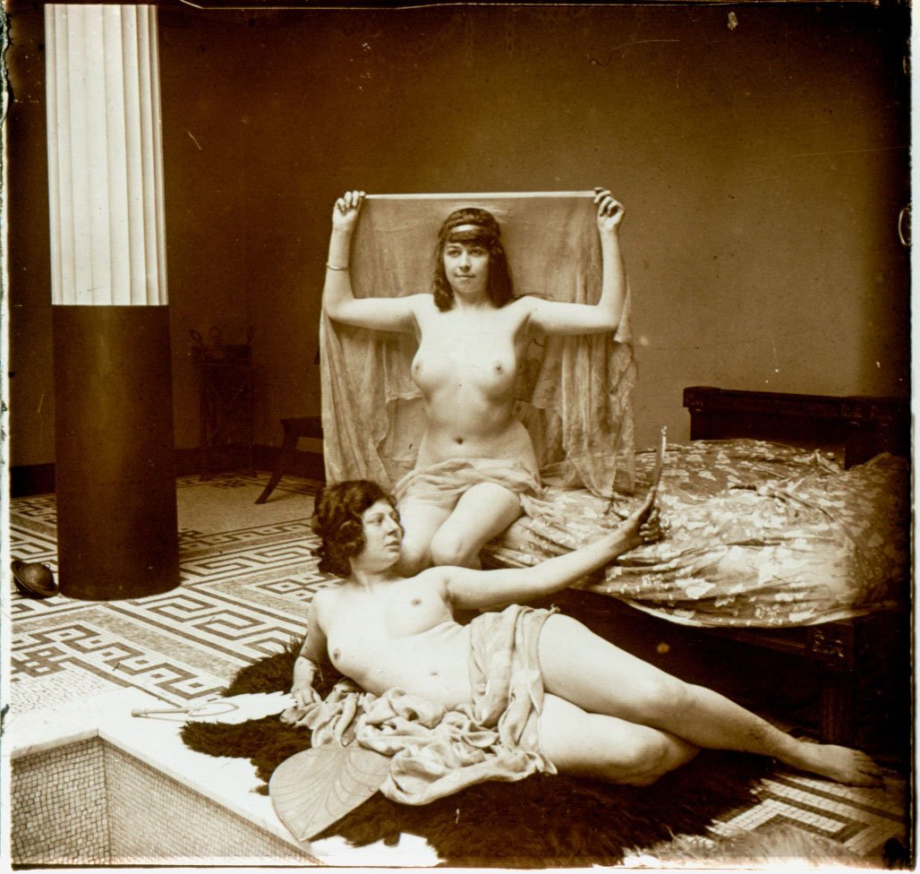 1 slide, Jules Richard French Nudes #107101: French nudes from L 'Atrium series Item: 45 x 107mm glass stereo slide Photographer: Jules Richard or assistant Location: Paris, France Estimated Vintage: 1908-1910 Number or Markings: 107101
