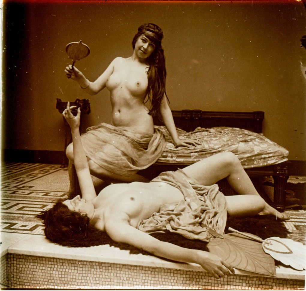 1 slide, Jules Richard French Nudes #107104 (number 1): French nudes from L 'Atrium series Item: 45 x 107mm glass stereo slide Photographer: Jules Richard or assistant Location: Paris, France Estimated Vintage: 1908-1910 Number or Markings: 107104