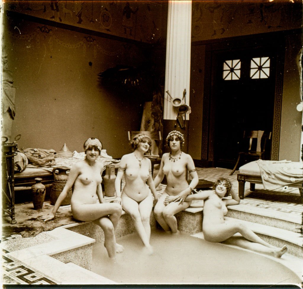 1 slide, Jules Richard French Nudes #110295: French nudes from L 'Atrium series Item: 45 x 107mm glass stereo slide Photographer: Jules Richard or assistant Location: Paris, France Estimated Vintage: 1908-1910 Number or Markings: 110295