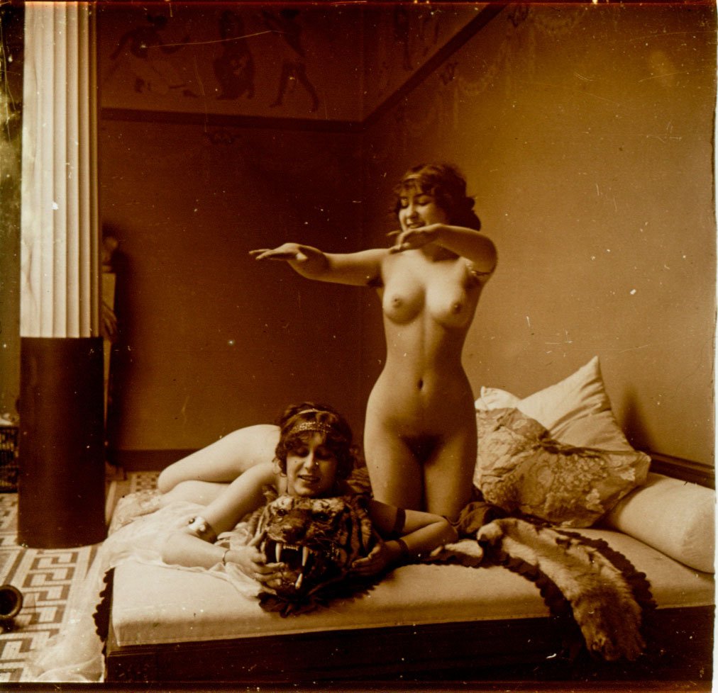 1 slide, Jules Richard French Nudes #117007: French nudes from L 'Atrium series Item: 45 x 107mm glass stereo slide Photographer: Jules Richard or assistant Location: Paris, France Estimated Vintage: 1908-1910 Number or Markings: 117007