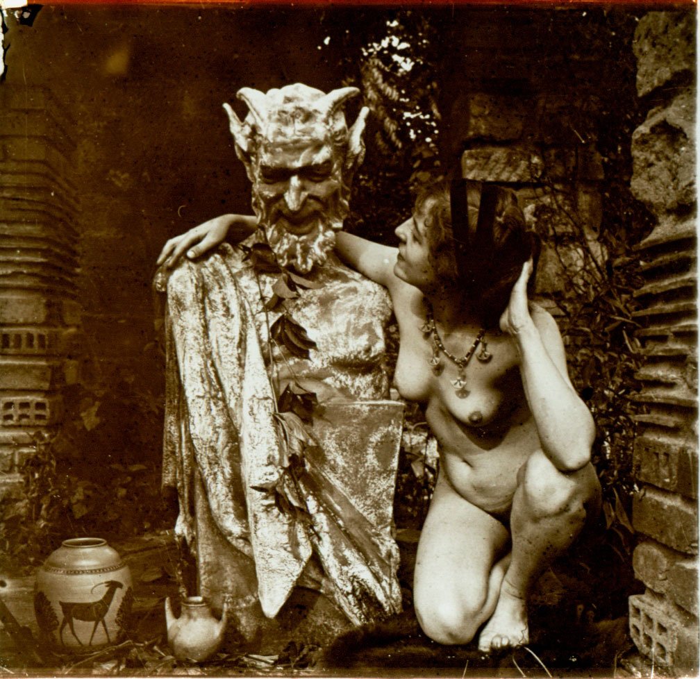 1 slide, Jules Richard French Nude #135741: French nude from L 'Atrium series Item: 45 x 107mm glass stereo slide Photographer: Jules Richard or assistant Location: Paris, France Estimated Vintage: 1908-1910 Number or Markings: 135741