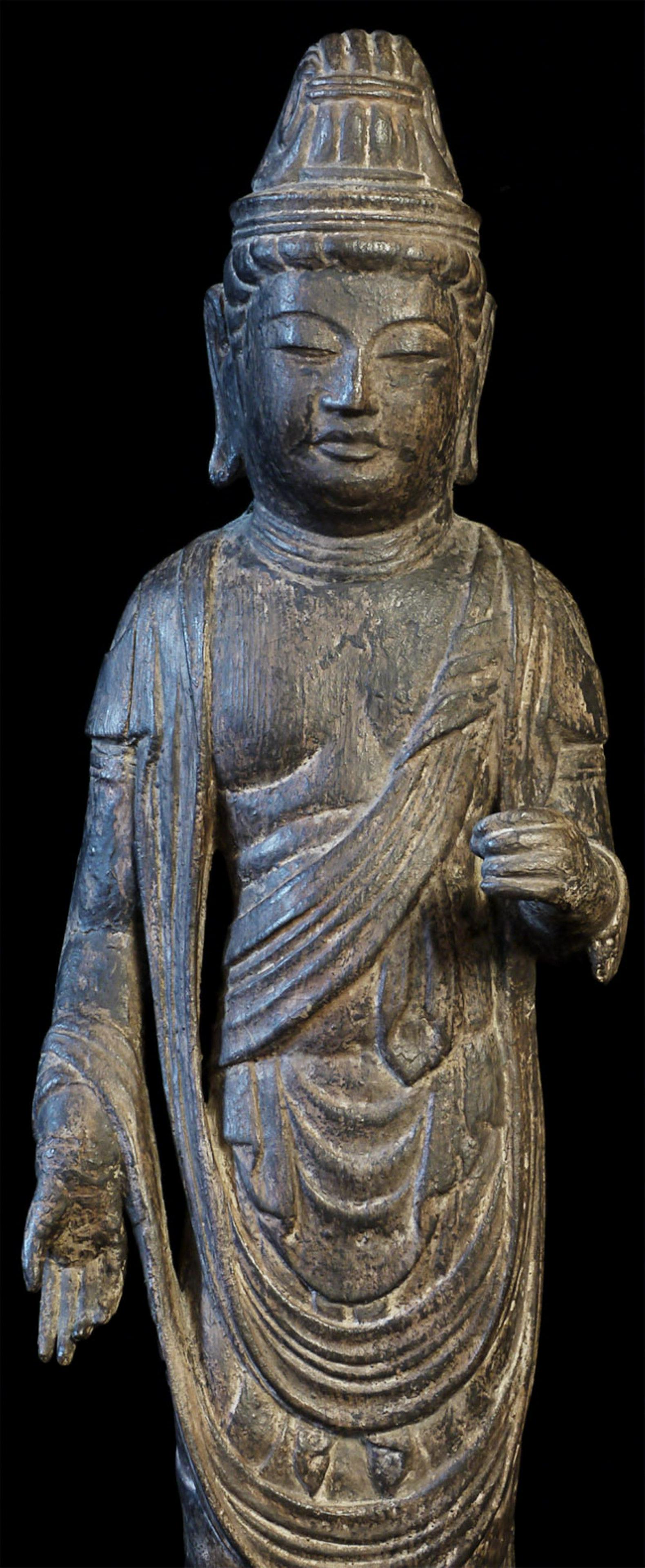 Antique Japanese Buddha that appears to be sculpted out (1 of 15)