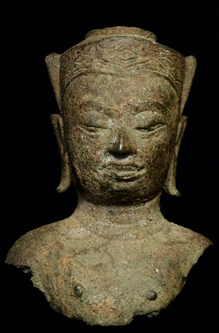 Very good 16/17thC Ayuthaya bronze bust on recently (1 of 6)