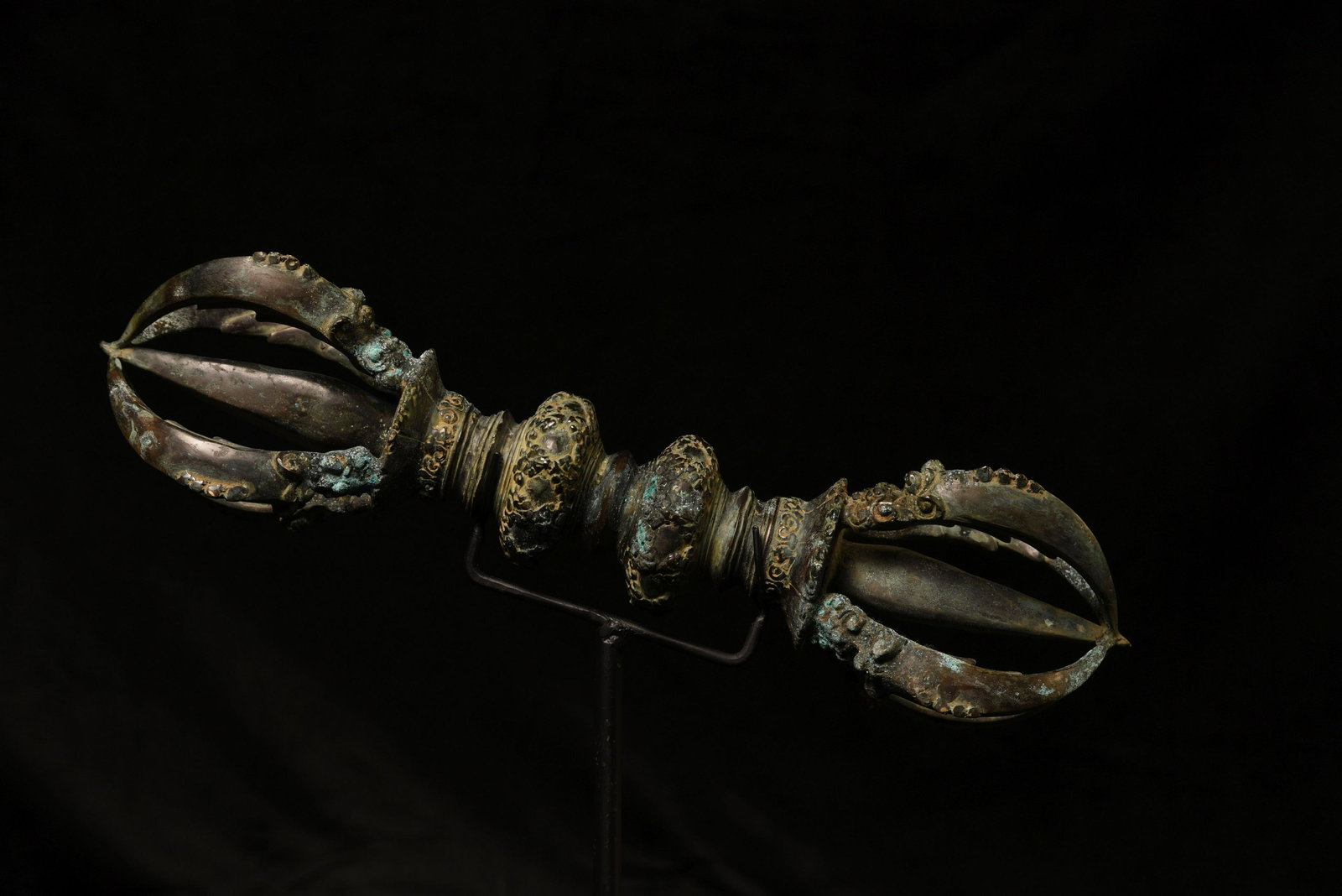 Massive 14thC Indonesian bronze dorge. (1 of 12)