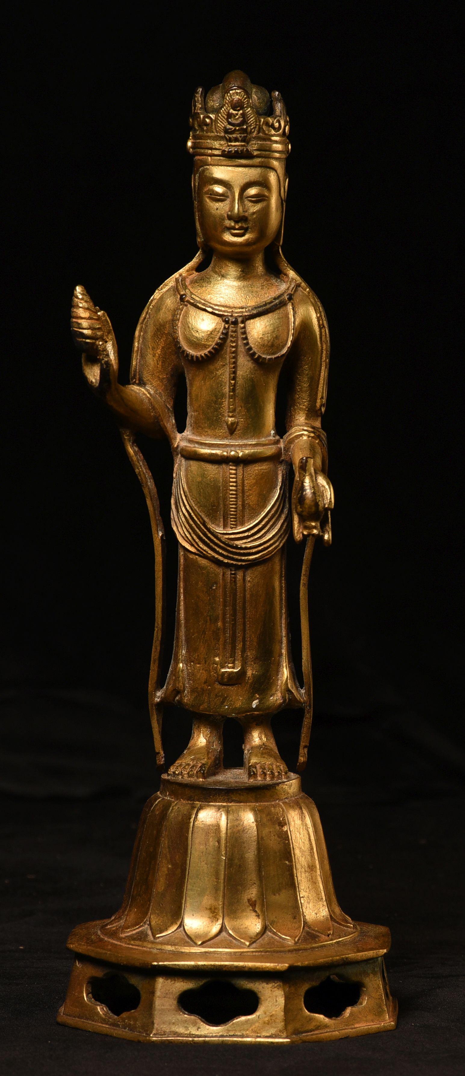 Vintage/Antique Korean Kannon/ Bodhiasttva of: Vintage/Antique Korean Kannon/ Bodhiasttva of Compassion. Classic type.