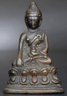 BUDDHA , 19th Century Tibetan or Chinese , Bronze.: BUDDHA , 19th Century Tibet or China, Bronze, 2 Inches Tall