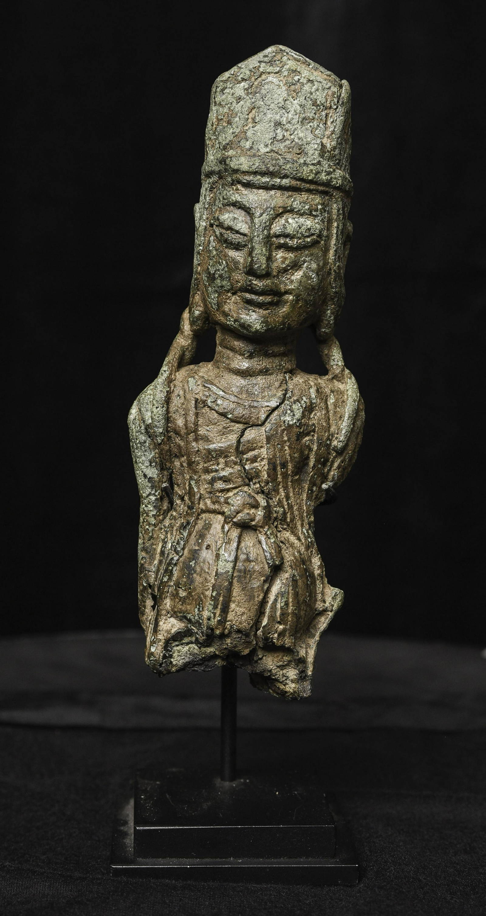 Chinese Busts for Sale at Auction