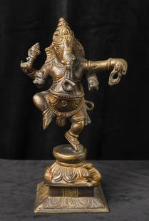 Vintage/antique dancing Ganesh. Solid bronze.: Vintage/antique dancing Ganesh. Solid bronze. Classic Hindu sculpture from India - 10.75"H x 6"W - 4.81lbs / 2.180kg.