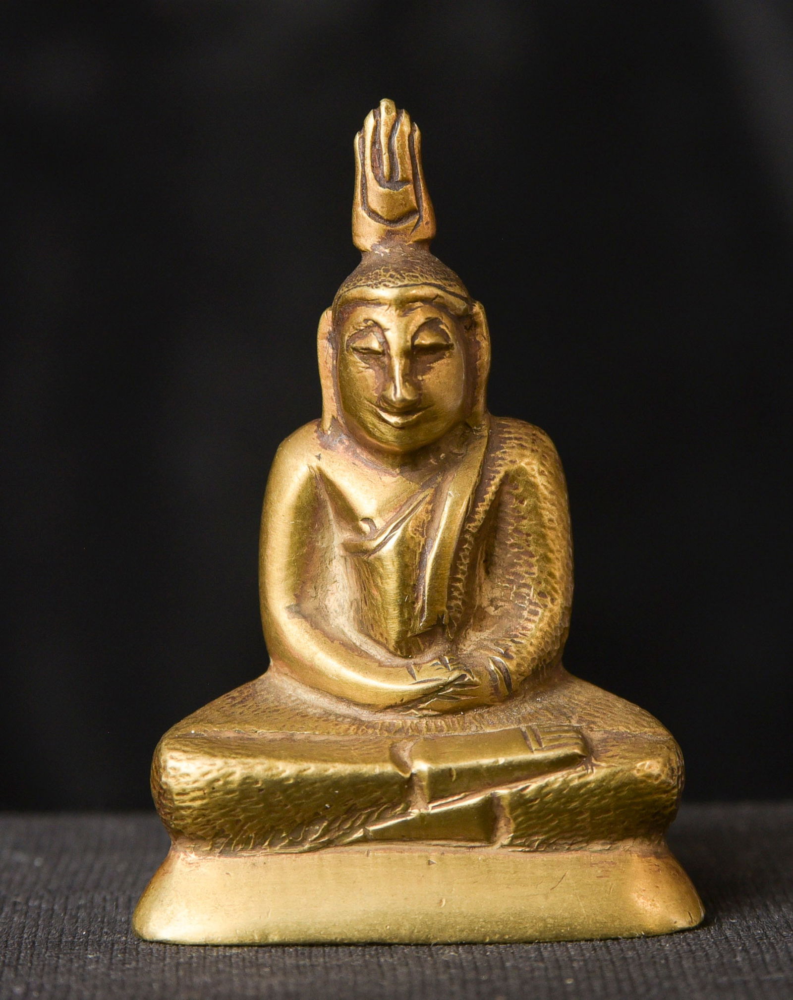 19thC Sri Lankan Bronze Buddha in Kandy style. (1 of 11)