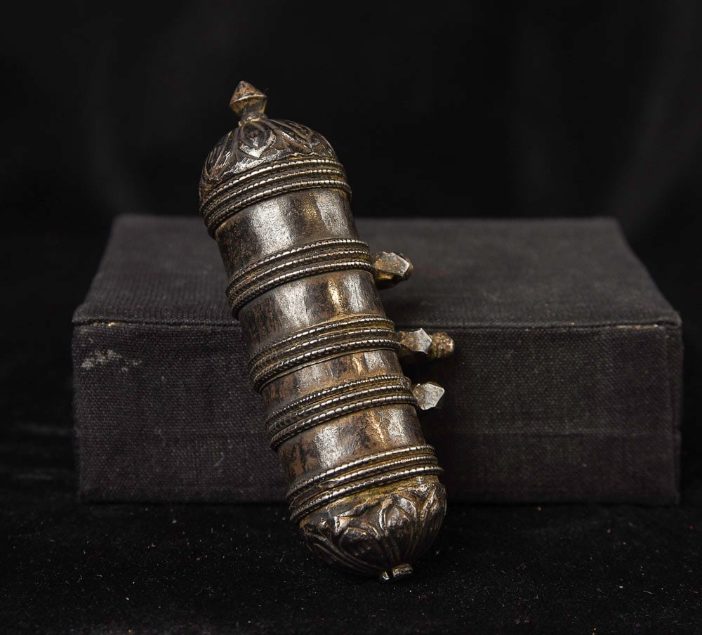 Beautiful Antique Tibetan Silver Prayer Holder-With Original Prayer Inside! 2 ounces) (1 of 7)