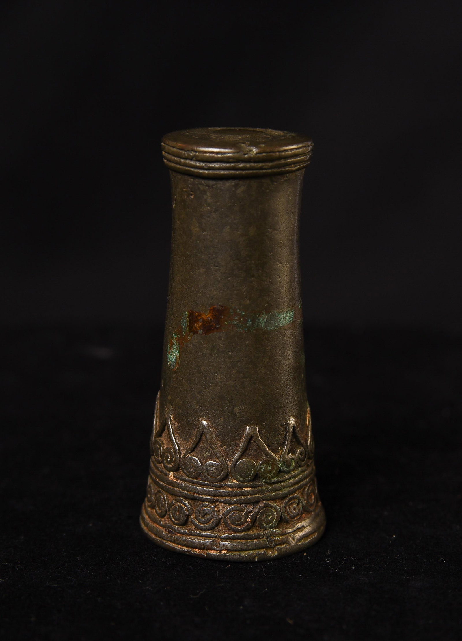 Mystery ritual bronze item from Thailand.: Mystery ritual bronze item from Thailand. I've seen a few closely relate objects- even one (fancier ornamentation, otherwise almost exactly the same) in a group lot in the 1990s in a Sotheby's auction