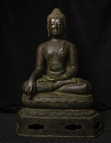 Masterpiece 15th century Northern Thai bronze Buddha.