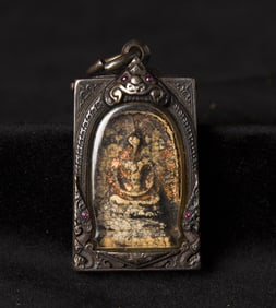 Very special amulet purchased from the widow of Chinese businessman who lived in Thailand and ran an