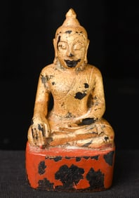 Rare 18/19thC Thai glass Buddha.