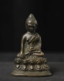 BUDDHA , 19th Century Tibetan or Chinese , Bronze.