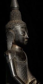 Fine 19thC Burmese Bronze Shan Buddha. Nice size at