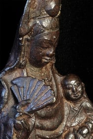 Delightful 19thC bronze Quanyin with baby.