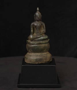 15/16thC Northern Thai "Lanna" style Buddha. Charisma!: 15/16thC Northern Thai "Lanna" style Buddha on a distinctive base. He radiates a wonderful sense of equanimity. Five inches tall not including the newly added custom museum-style base.
