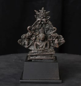 Antique Sri Lankan Buddha cast in a 15thC style. Probably 19th century, possibly earlier.