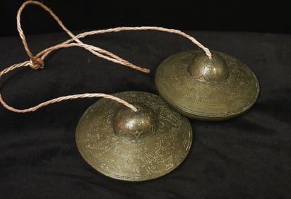 Tibetan set of gongs/bells. Nice!