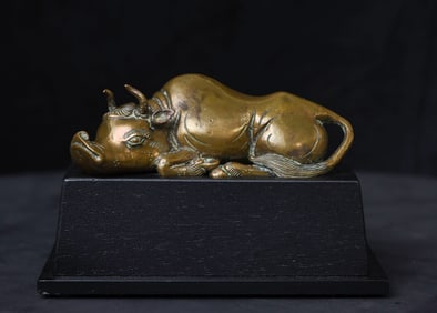 15/16thC Ming Bronze Bull Paper Weight Scholars Item. Fine Example.