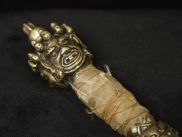 This is an 18/19thC/earlier Tibetan Bronze Phurba