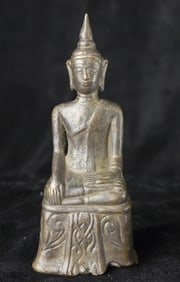 17/18thC/earlier Chinese Buddhist triad. Probably a Ming/Ching emulation of an earlier style