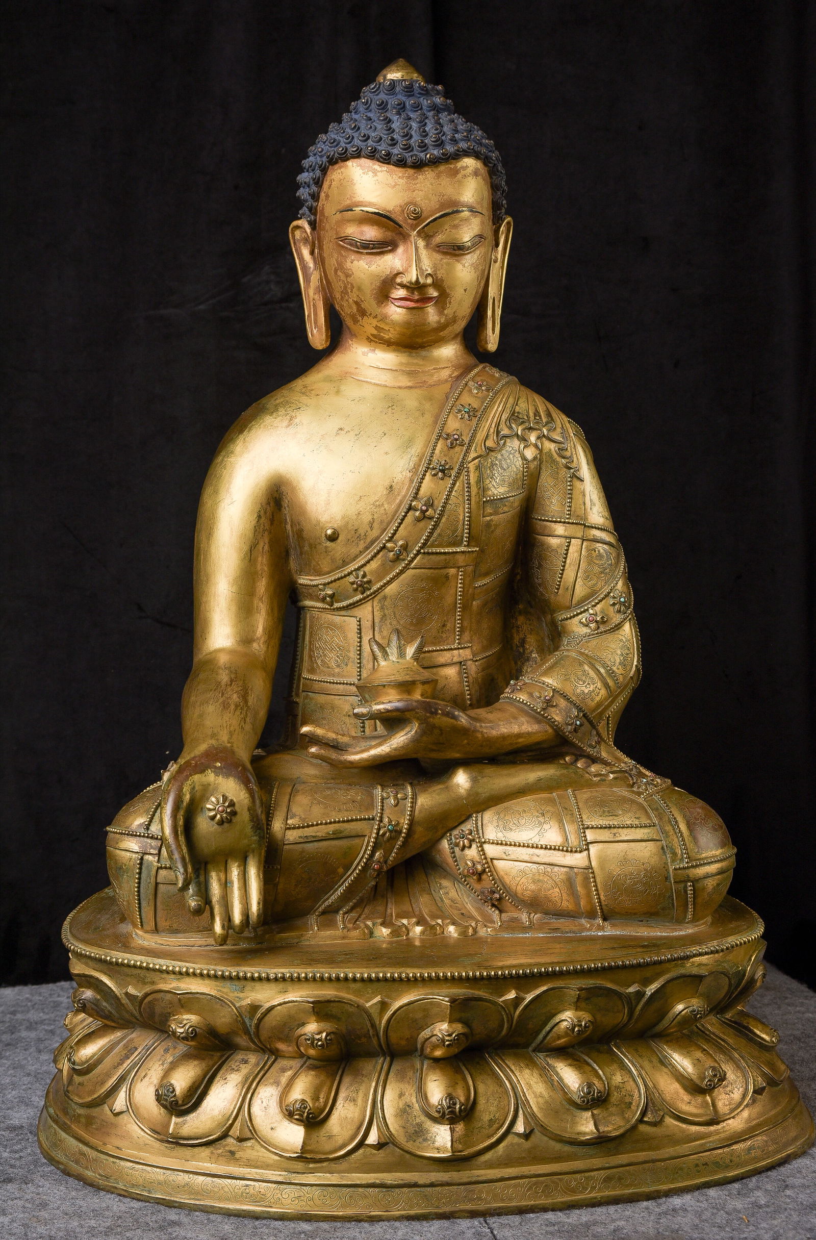 Antique Tibetan or Chinese Bronze Buddha. Exceptionally Large with Great Details (1 of 20)