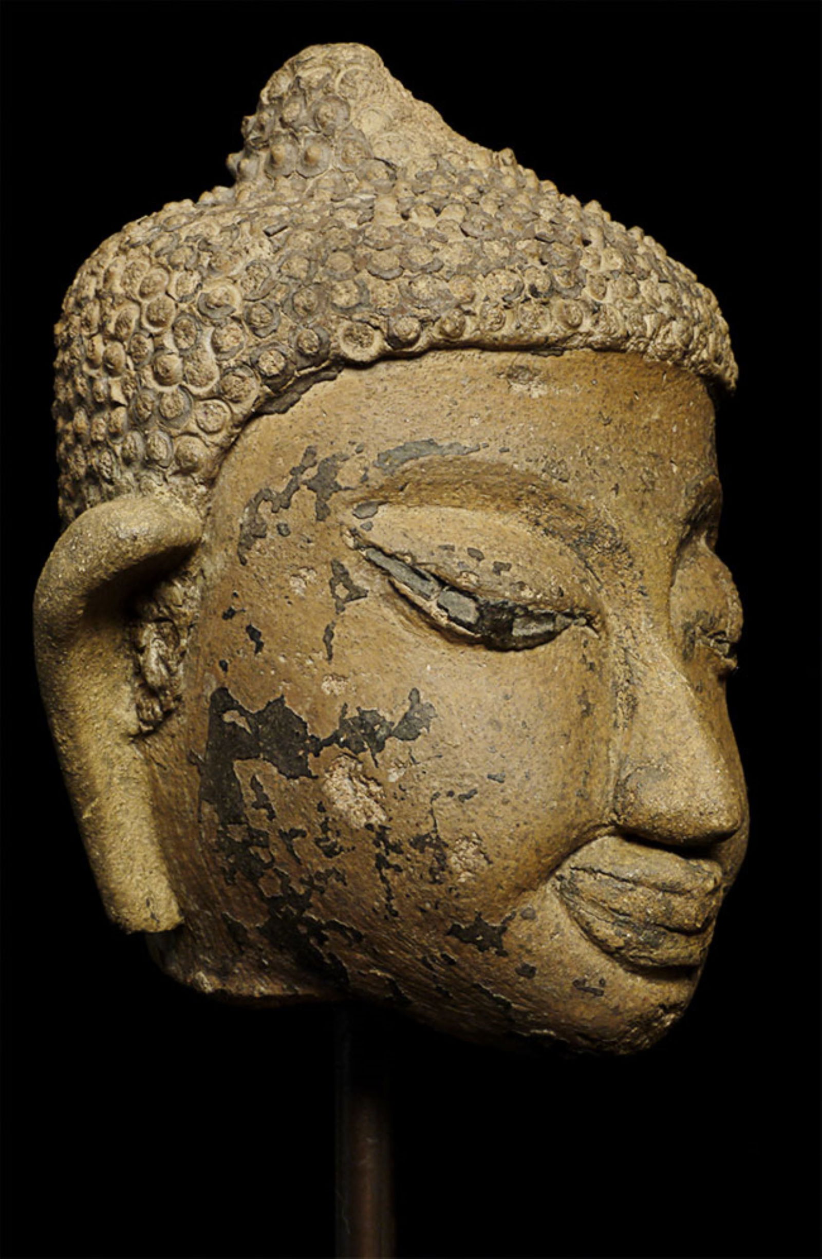 12/13thC Pagan Buddha Head sculpted in Clay/Stucco/Teracotta- Distinctive. - 3