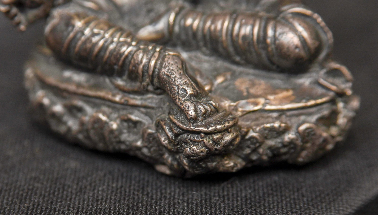 18thC Mongolian bronze Bodhisattva- solid-cast - 15