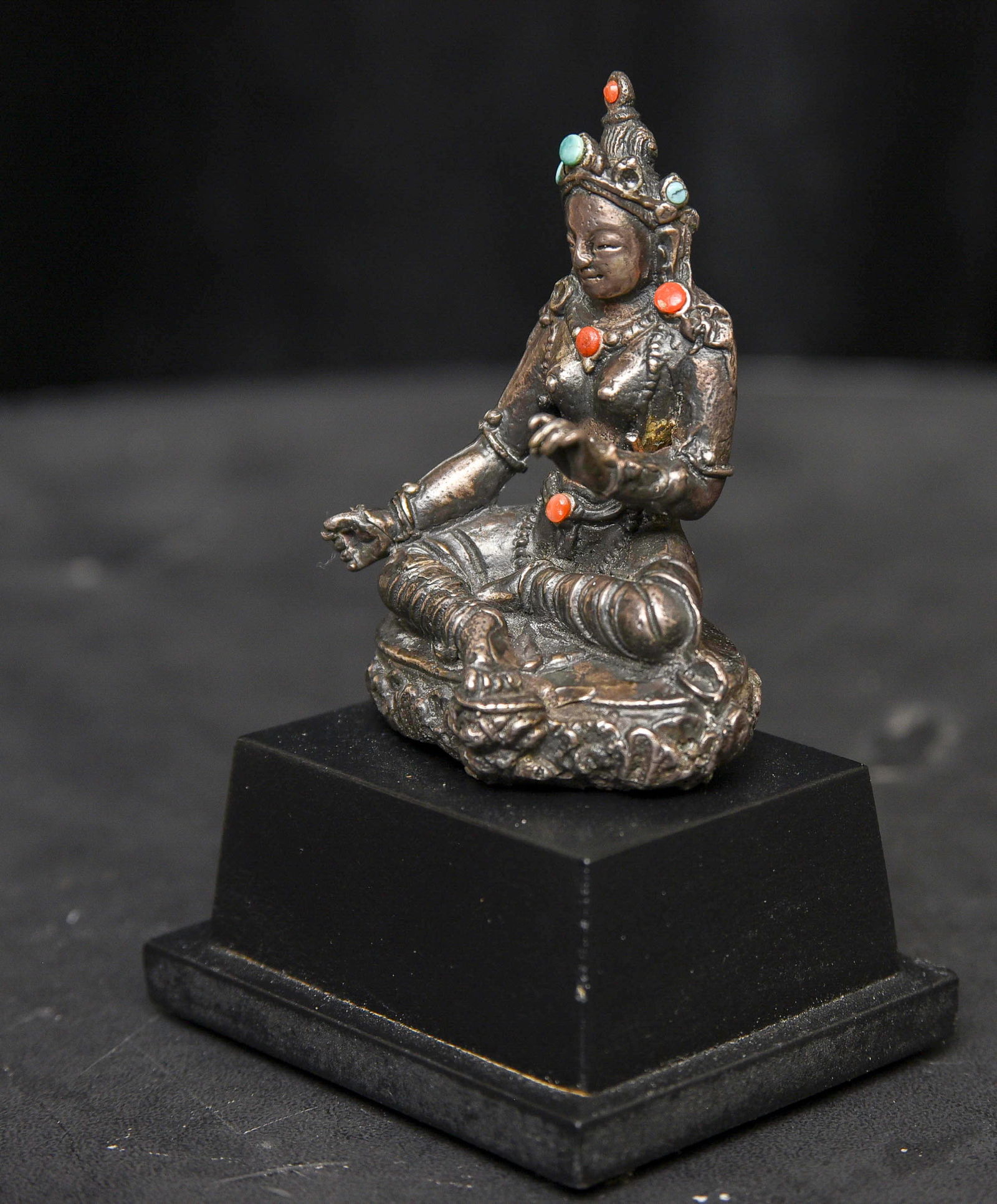 18thC Mongolian bronze Bodhisattva- solid-cast - 4