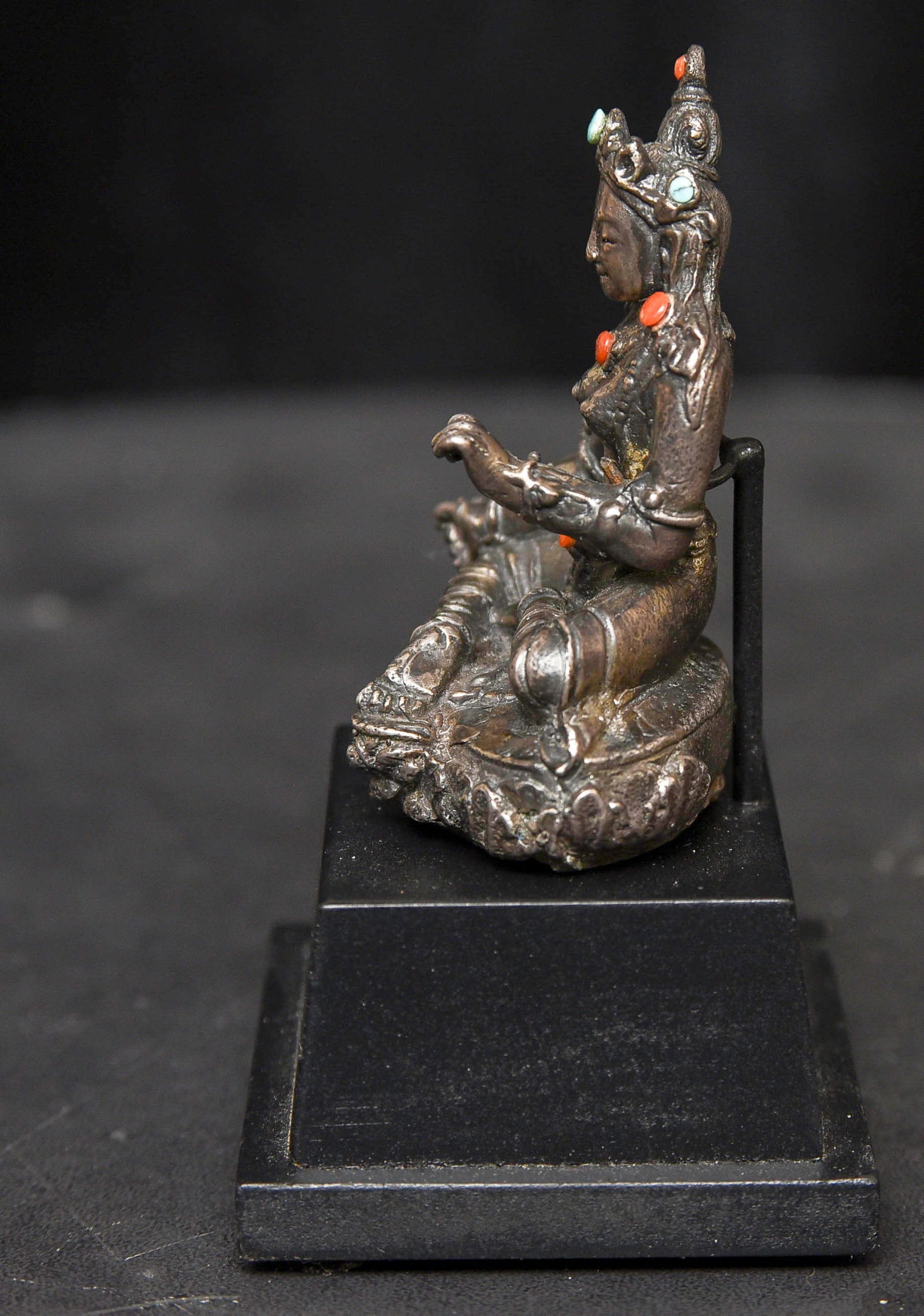 18thC Mongolian bronze Bodhisattva- solid-cast - 5