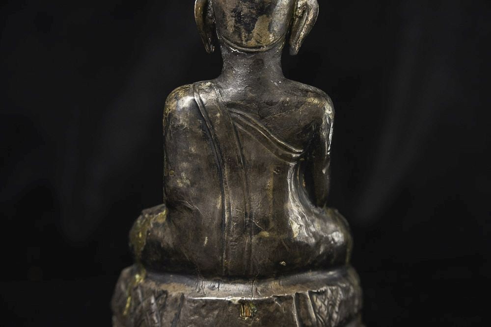 Extremely expressive repousse silver late Ayuthaya. - 10