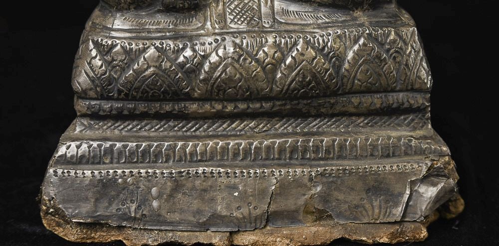 Extremely expressive repousse silver late Ayuthaya. - 11