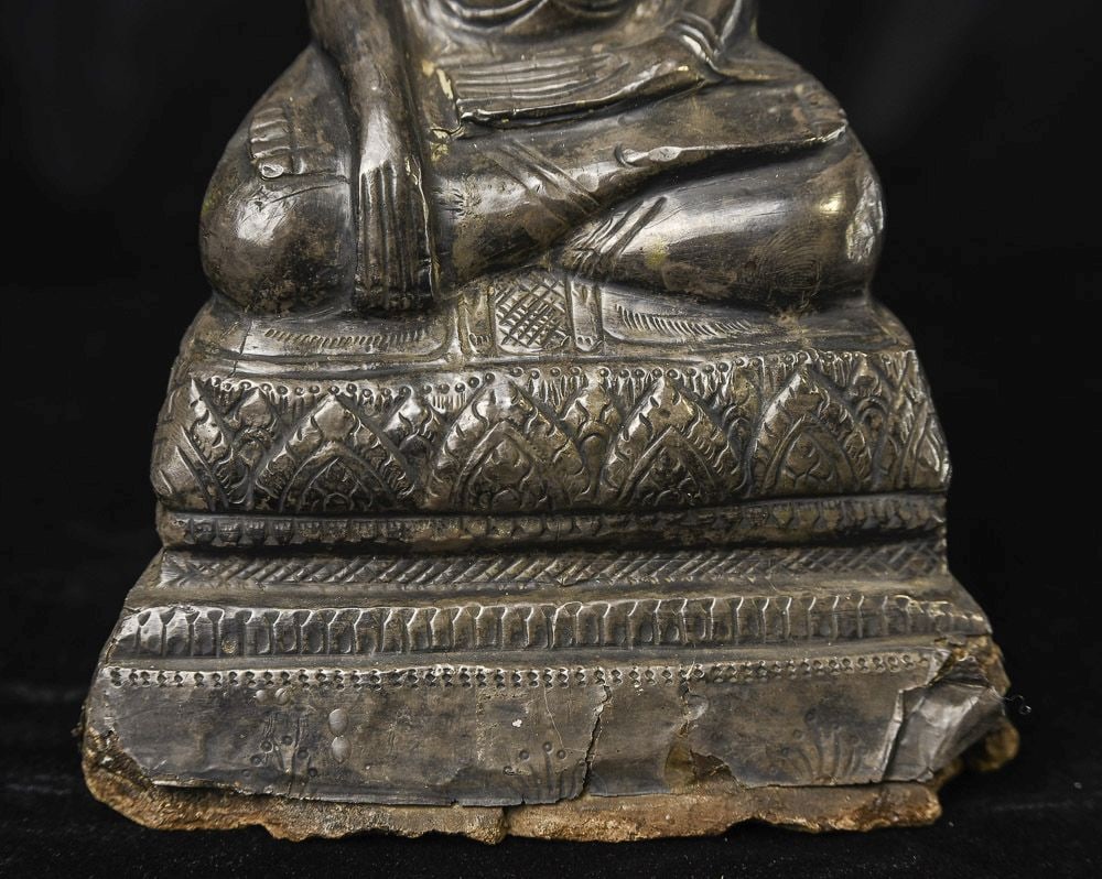 Extremely expressive repousse silver late Ayuthaya. - 5