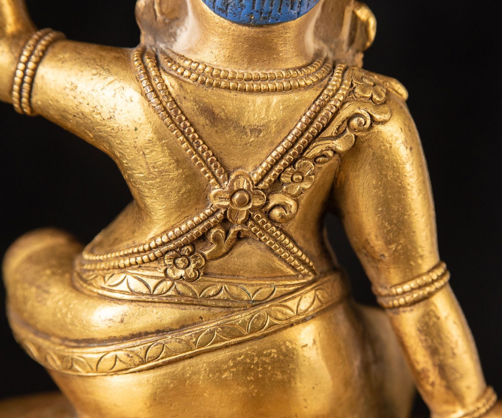 Antique gilded Tibetan bronze figure. Animated. - 10