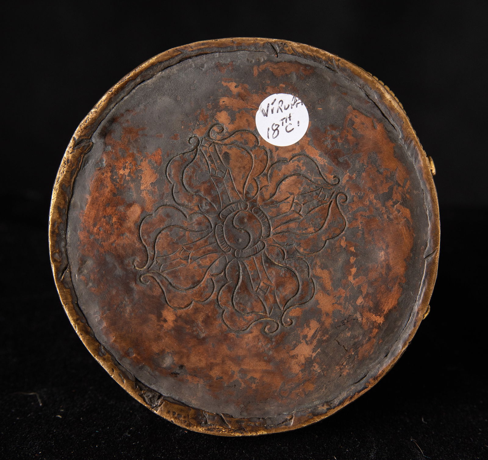 Antique gilded Tibetan bronze figure. Animated. - 15