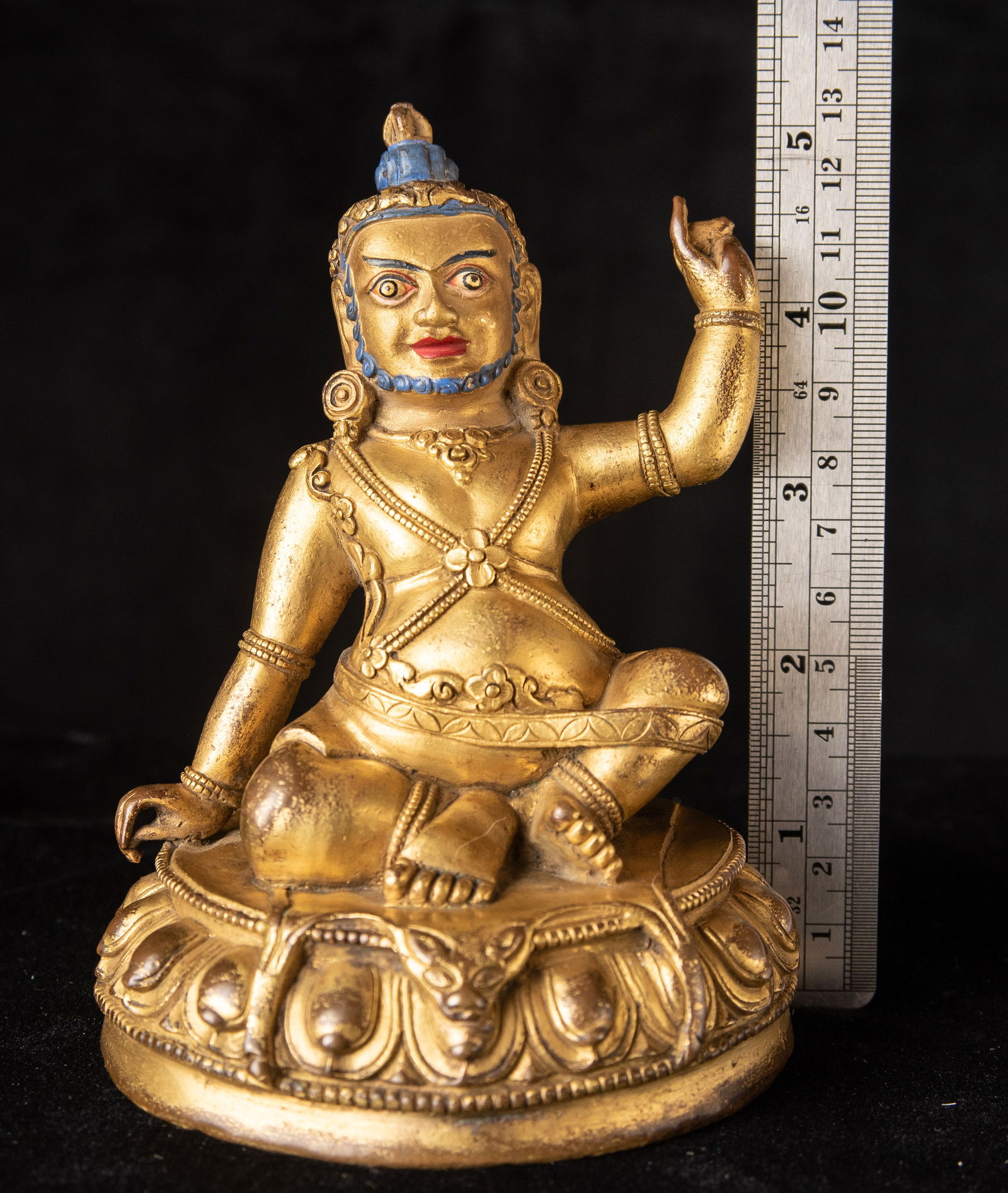 Antique gilded Tibetan bronze figure. Animated. - 2