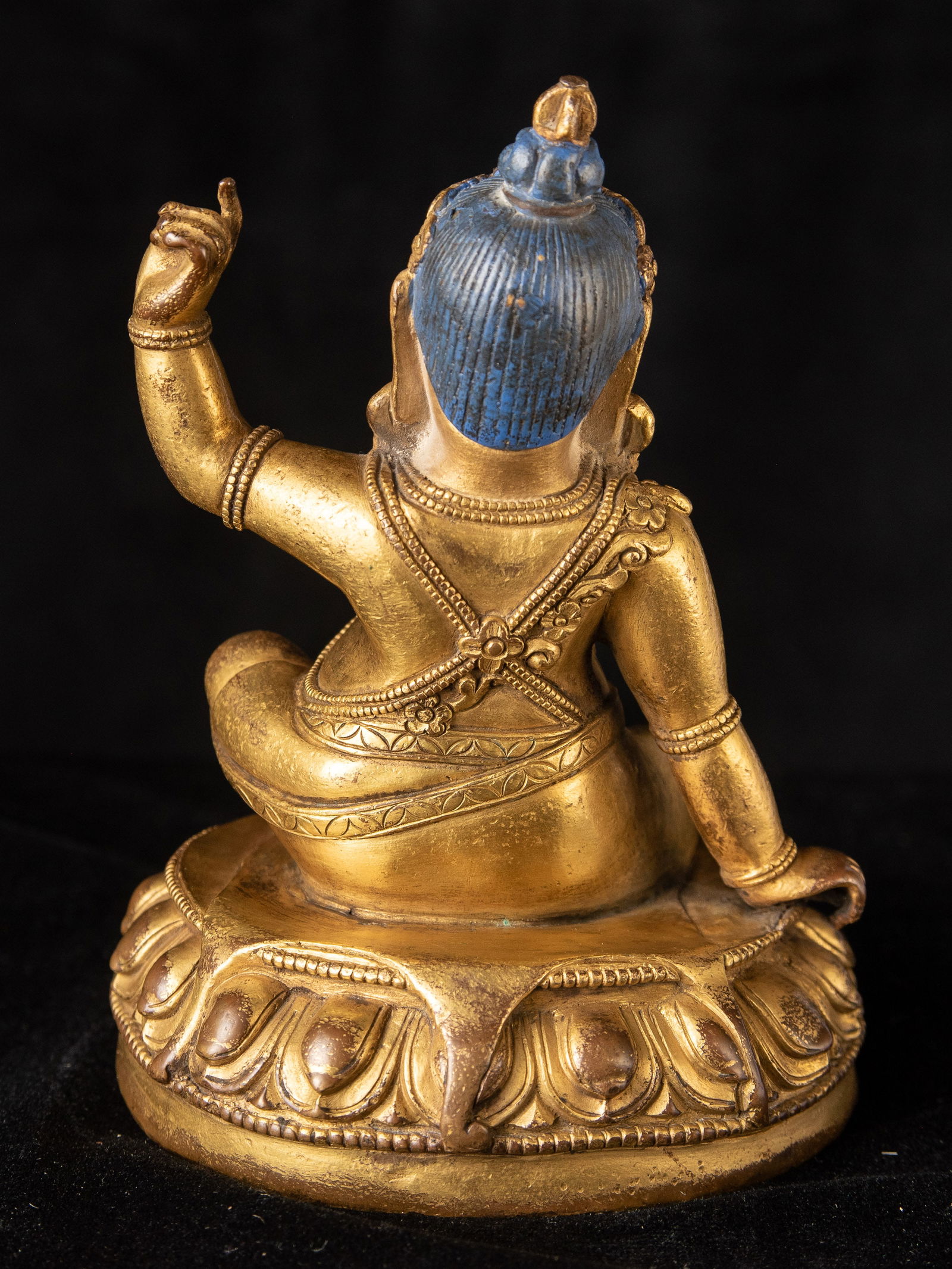 Antique gilded Tibetan bronze figure. Animated. - 4